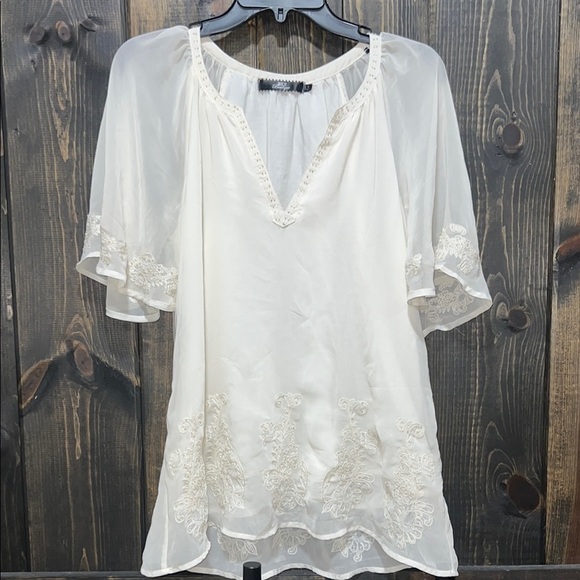 BKE Boutique Boho Top S Beaded Embroidered Flare Sleeve Sheer Cream Floral Y2K - Picture 1 of 13